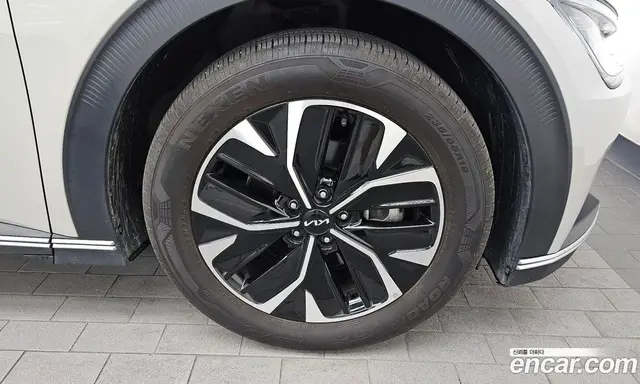 Kia EV6 2023 0.1 автомат (гидро), миниатюра 7