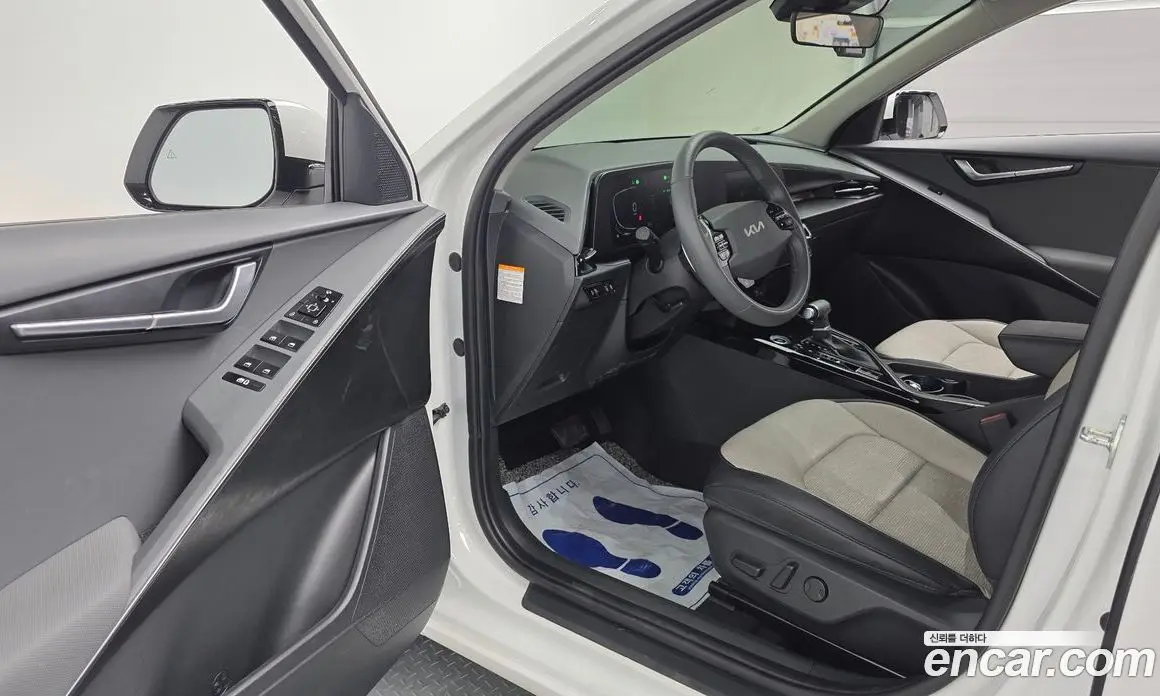 Kia Niro 2022 1.6 автомат (гидро), фото 12