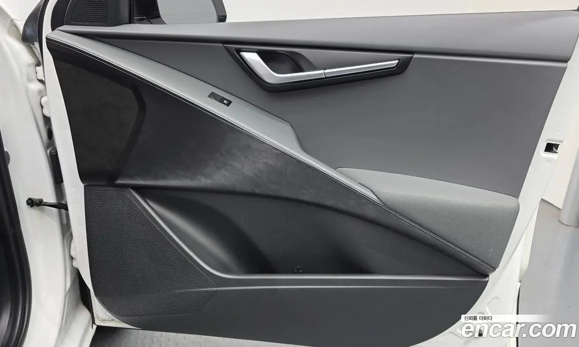 Kia Niro 2022 1.6 автомат (гидро), фото 13