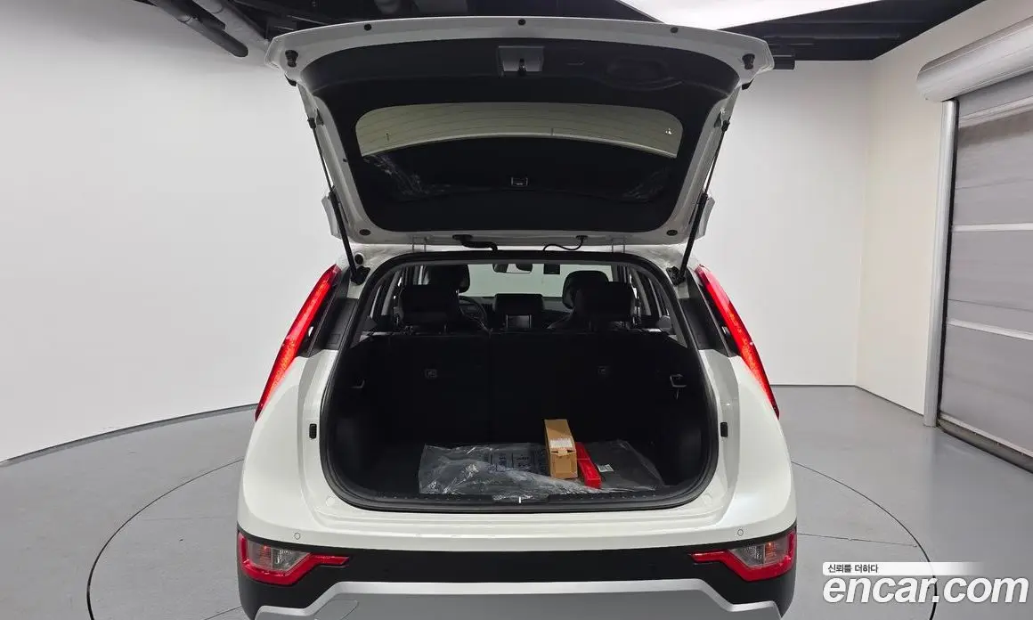 Kia Niro 2022 1.6 автомат (гидро), фото 25