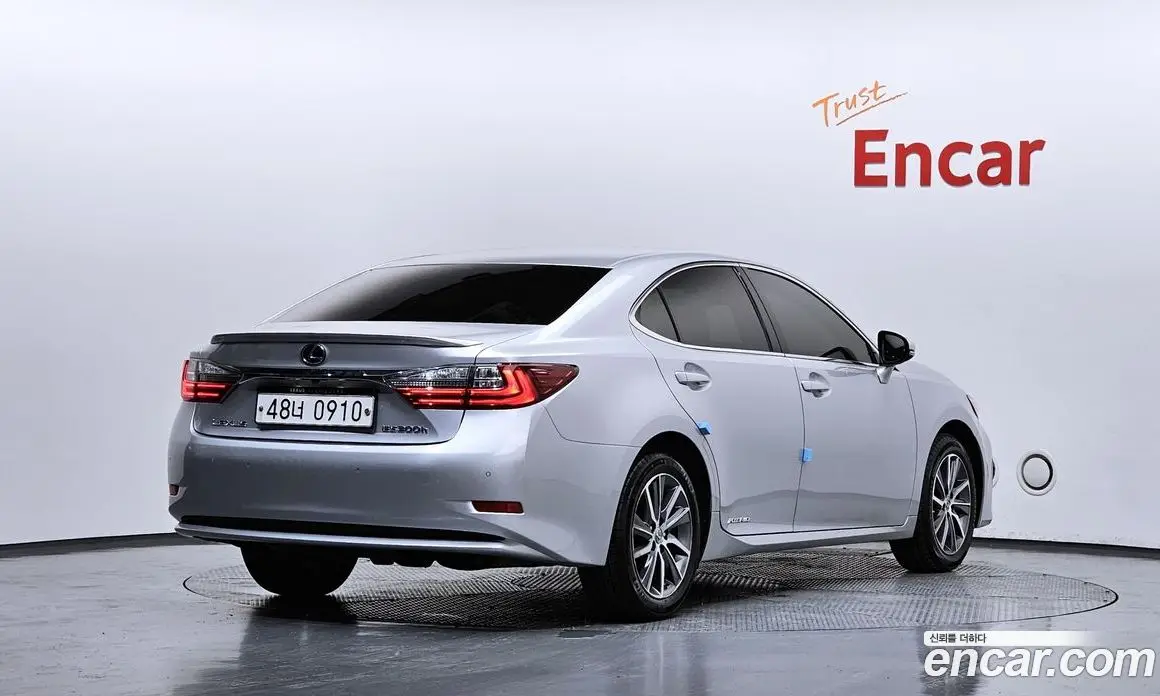 Lexus ES 2015 2.5 автомат (гидро), фото 2 Lexus ES 2015 2.5 автомат (гидро), фото 2