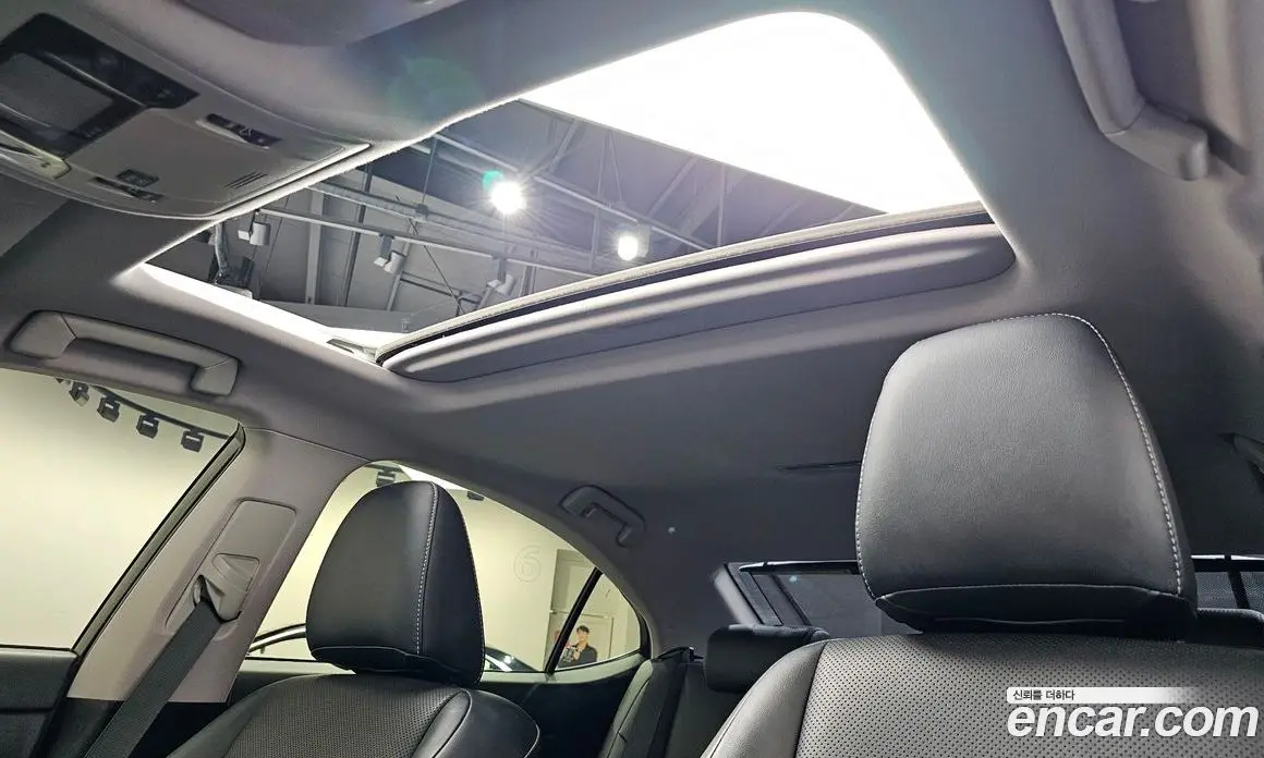 Lexus ES 2015 2.5 автомат (гидро), фото 17 Lexus ES 2015 2.5 автомат (гидро), фото 17
