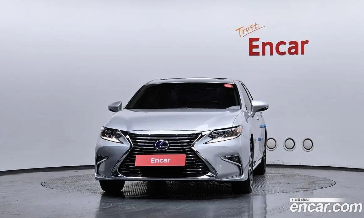 Lexus ES 2015 2.5 автомат (гидро), фото 3 Lexus ES 2015 2.5 автомат (гидро), фото 3