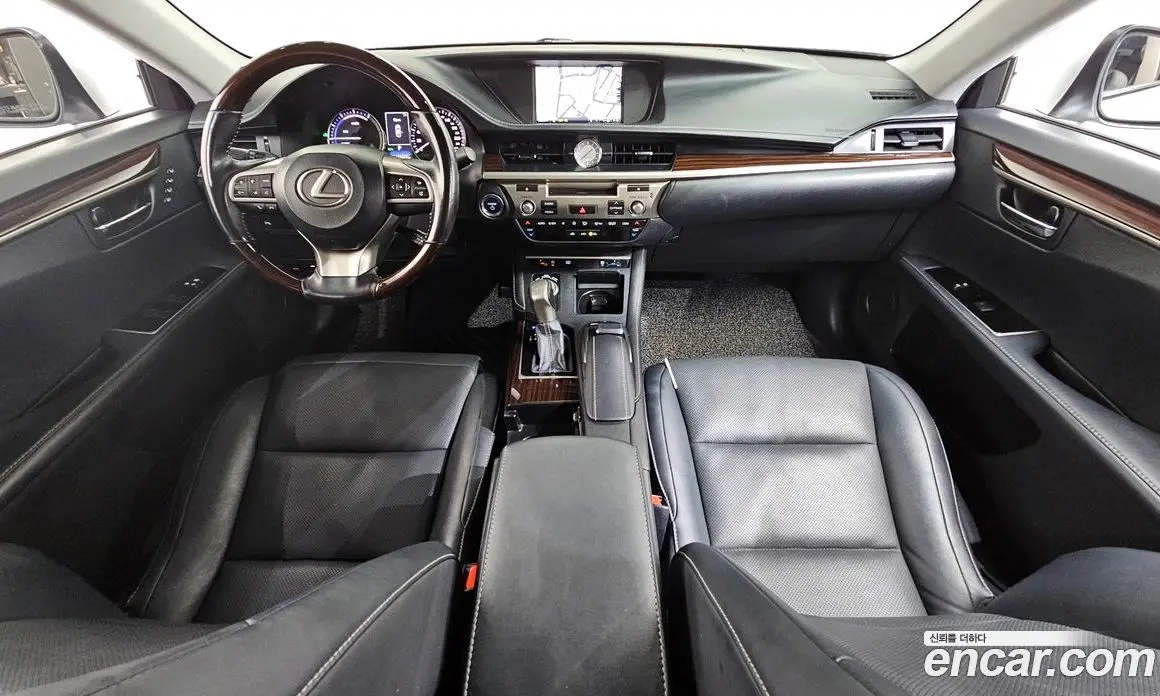 Lexus ES 2015 2.5 автомат (гидро), фото 7 Lexus ES 2015 2.5 автомат (гидро), фото 7