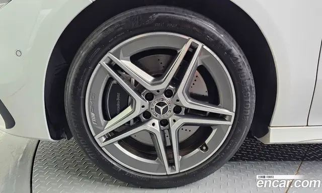 Mercedes-Benz CLA-Class 2023 2.0 автомат (гидро), миниатюра 5