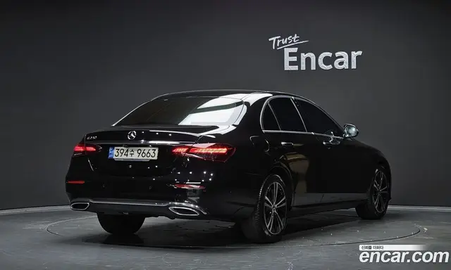Mercedes-Benz E-Class 2021 2.0 автомат (гидро), миниатюра 2