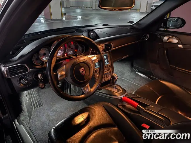 Porsche 911 2007 3.8 автомат (гидро), миниатюра 2