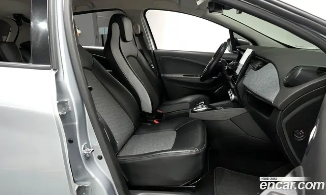 Renault (Samsung) Zoe 2021 0.2 автомат (гидро), миниатюра 11