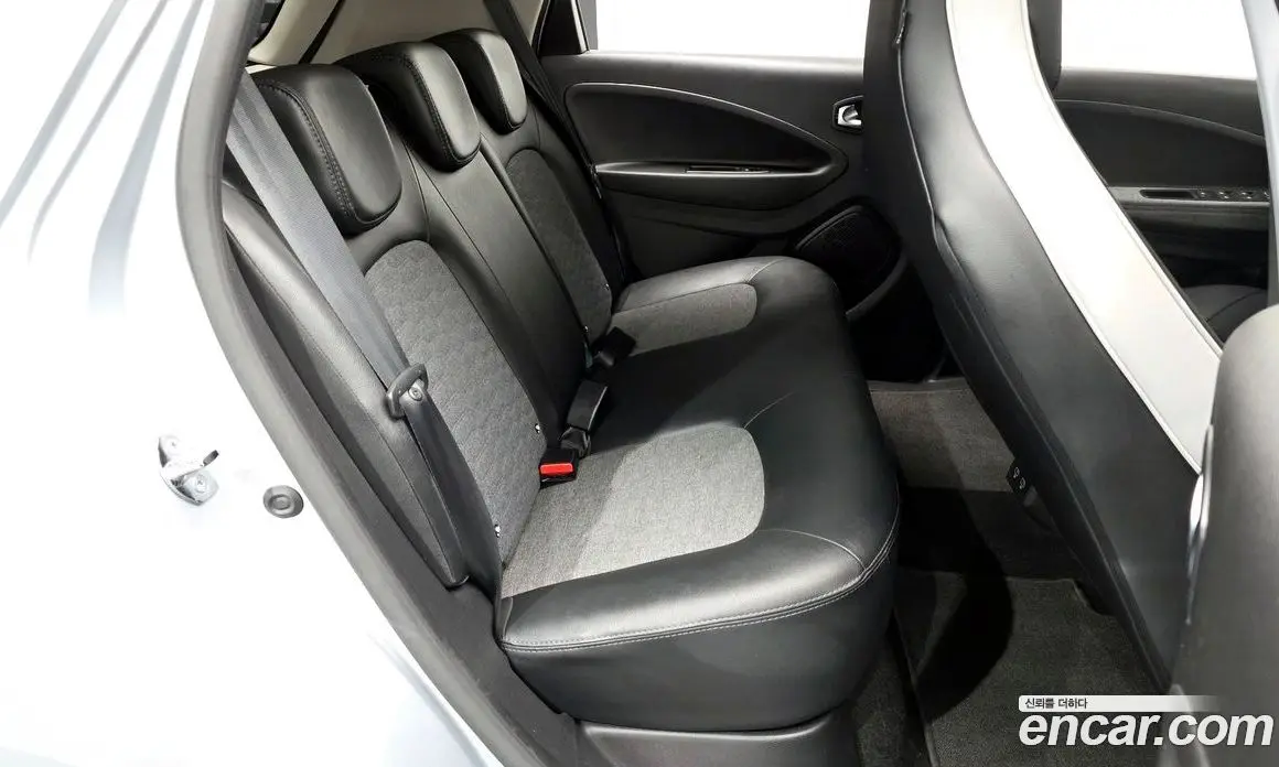 Renault (Samsung) Zoe 2021 0.2 автомат (гидро), фото 12