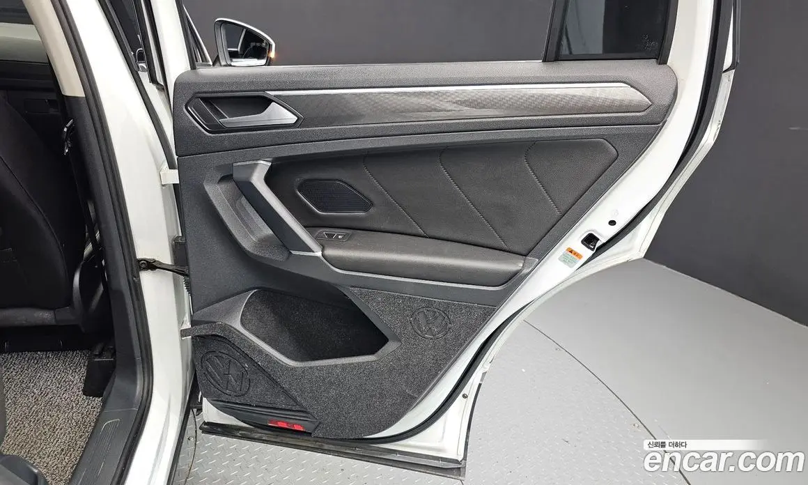 Volkswagen Tiguan 2018 2.0 автомат (гидро), фото 15