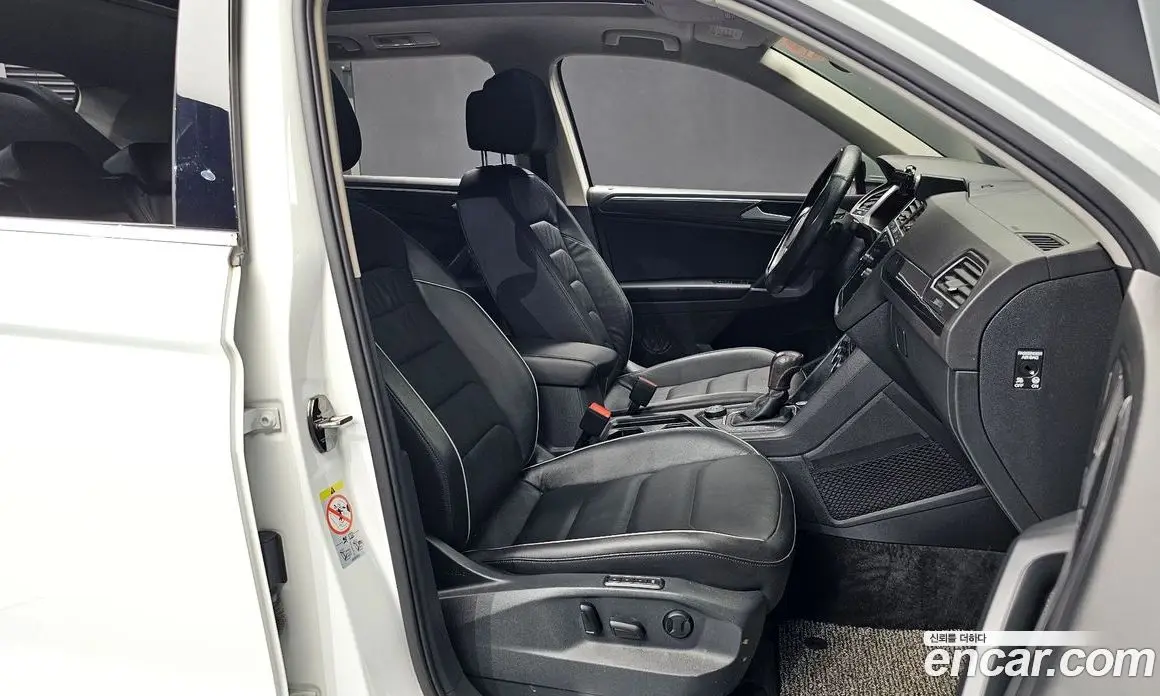 Volkswagen Tiguan 2018 2.0 автомат (гидро), фото 16