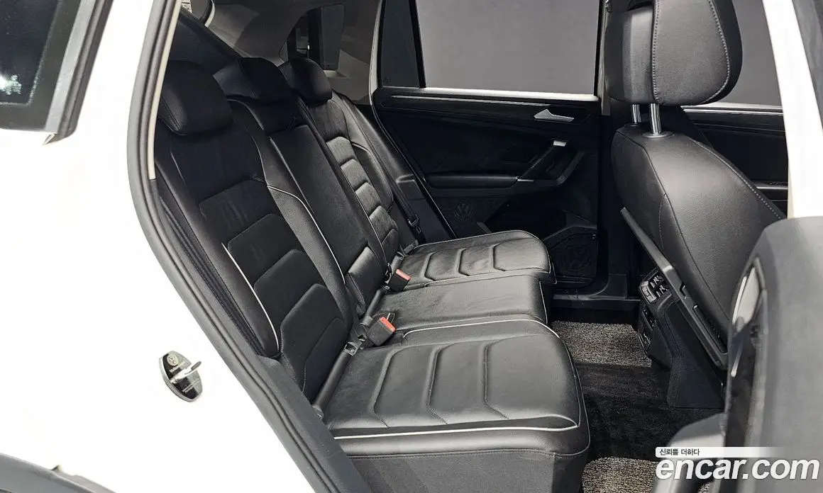 Volkswagen Tiguan 2018 2.0 автомат (гидро), фото 17