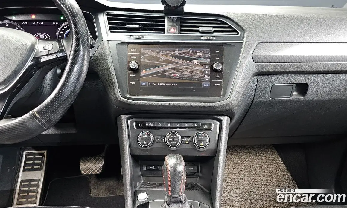 Volkswagen Tiguan 2018 2.0 автомат (гидро), фото 19