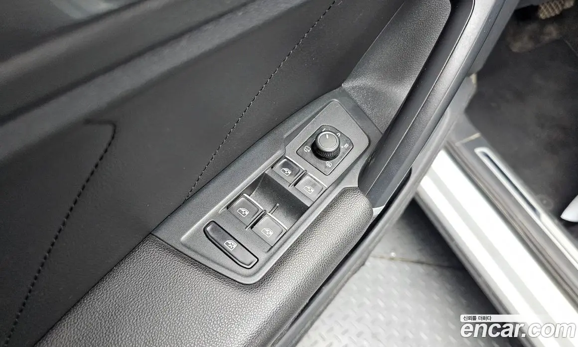 Volkswagen Tiguan 2018 2.0 автомат (гидро), фото 26
