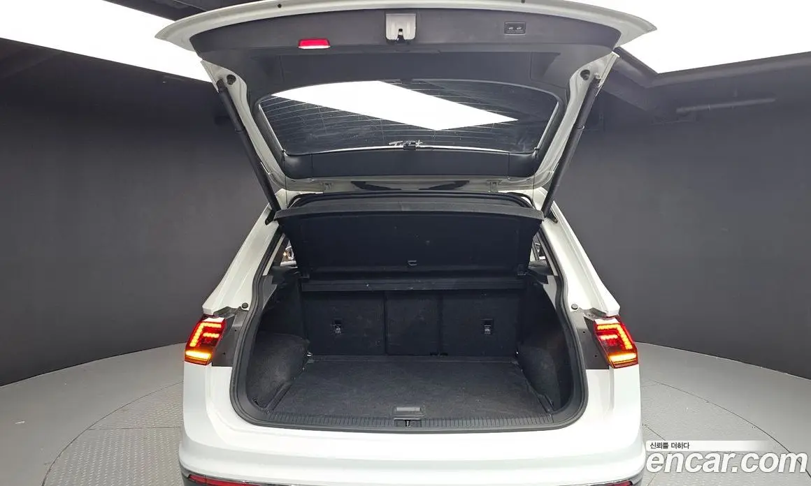 Volkswagen Tiguan 2018 2.0 автомат (гидро), фото 34