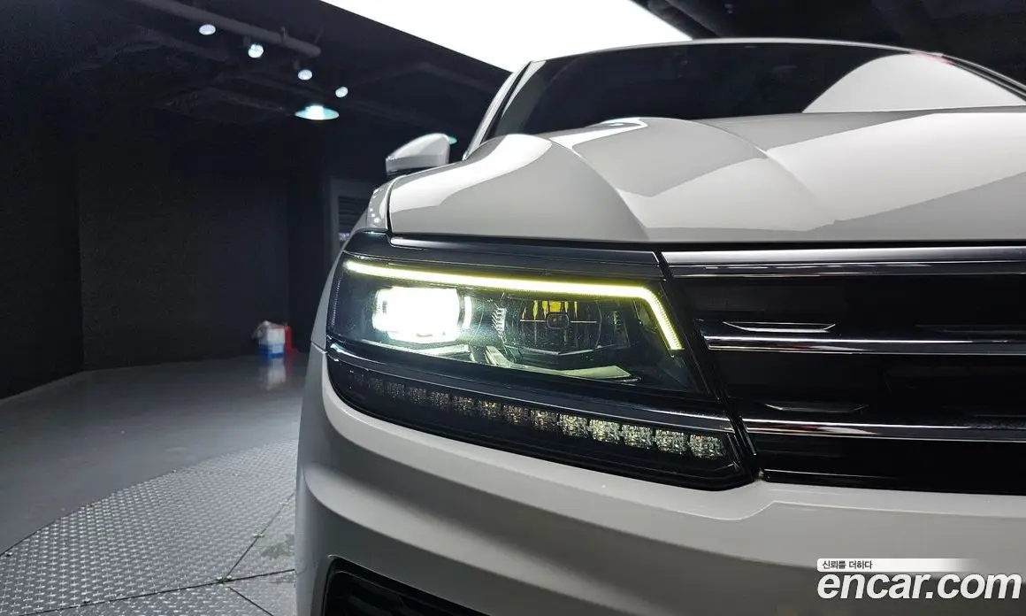 Volkswagen Tiguan 2018 2.0 автомат (гидро), фото 8