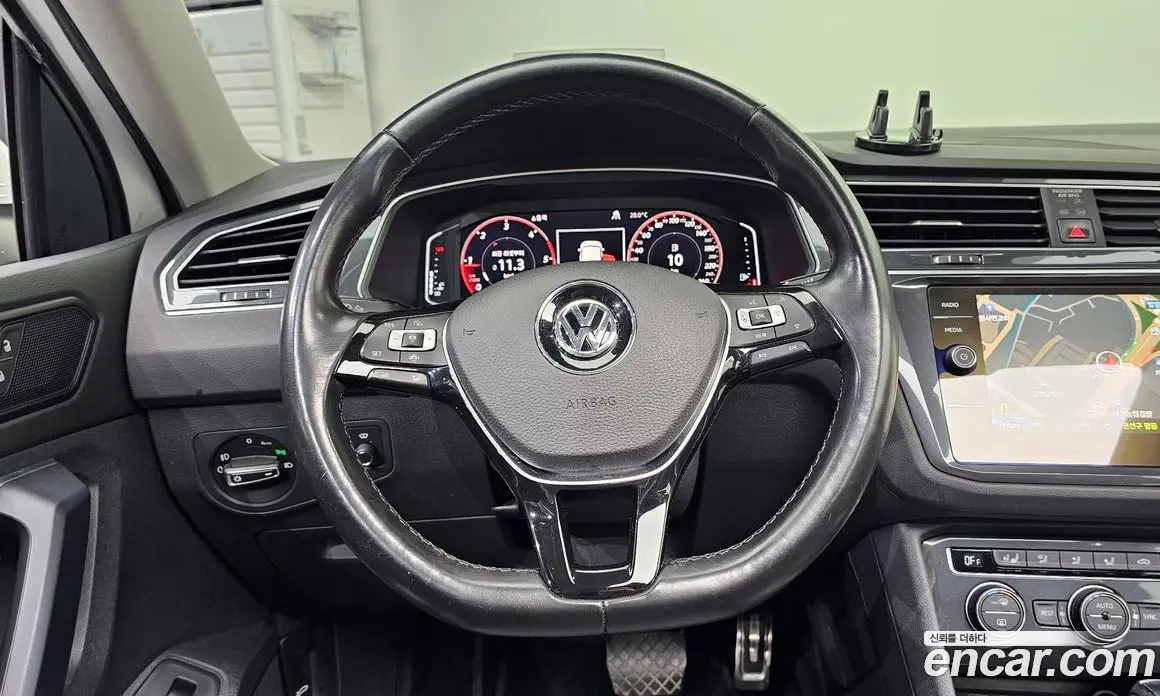 Volkswagen Tiguan 2020 2.0 автомат (гидро), фото 13