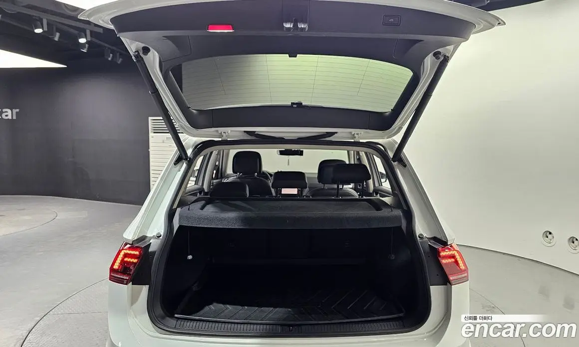 Volkswagen Tiguan 2020 2.0 автомат (гидро), фото 20