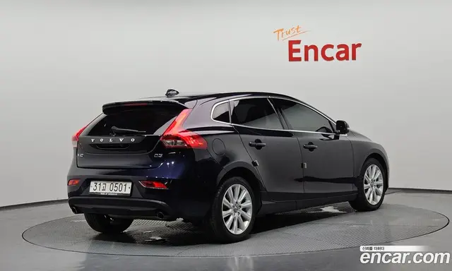 Volvo V40 2016 2.0 автомат (гидро), миниатюра 2