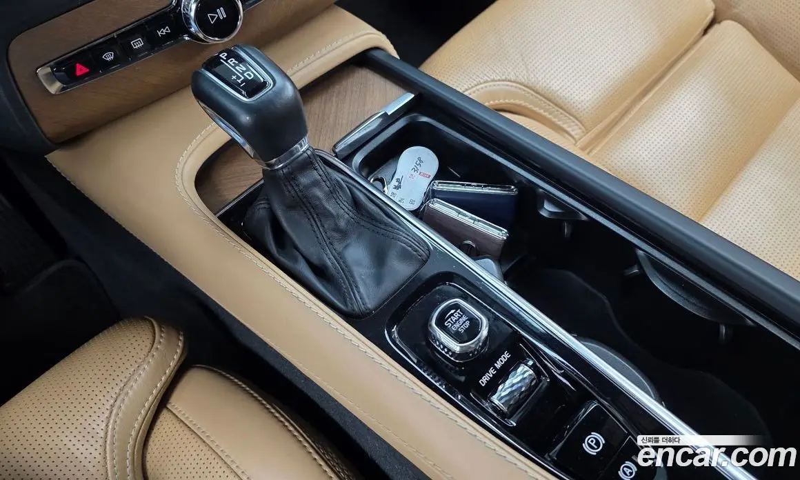 Volvo XC90 2018 2.0 автомат (гидро), фото 12