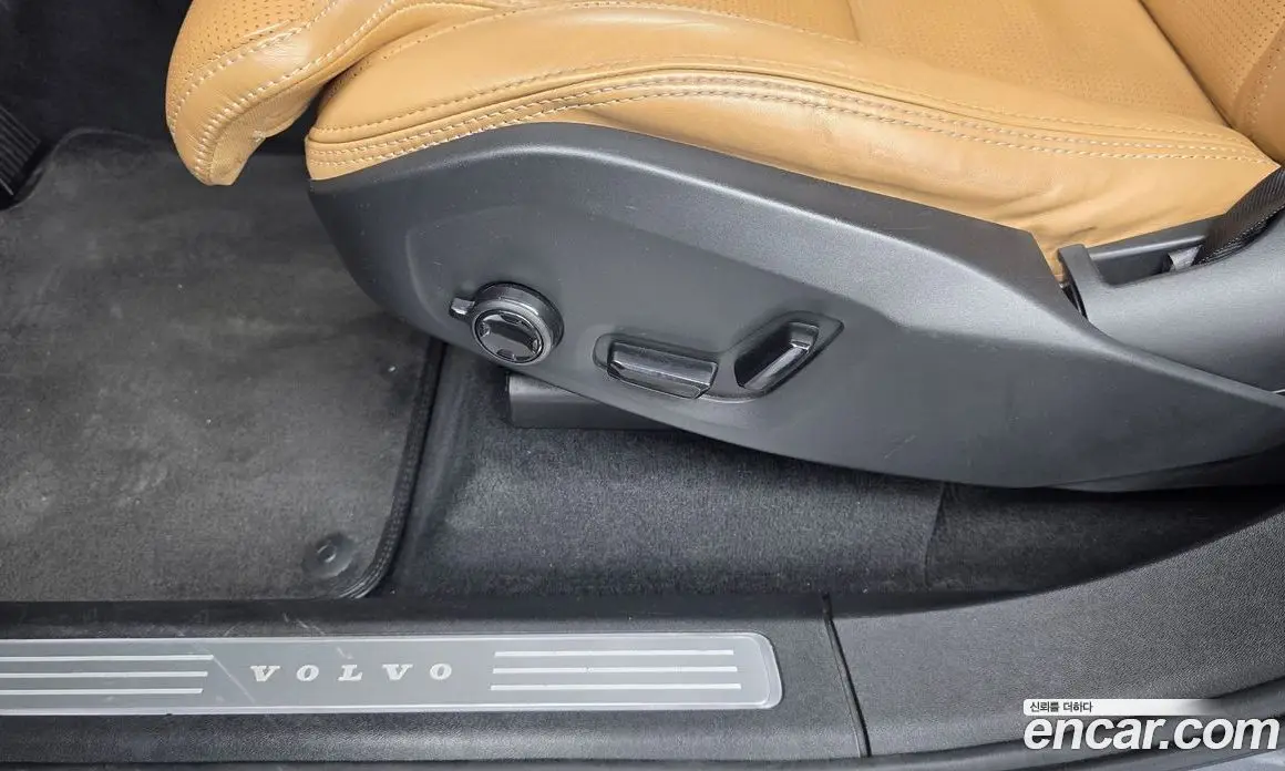 Volvo XC90 2018 2.0 автомат (гидро), фото 31