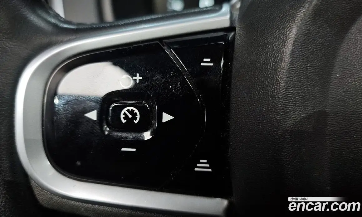 Volvo XC90 2019 2.0 автомат (гидро), фото 25