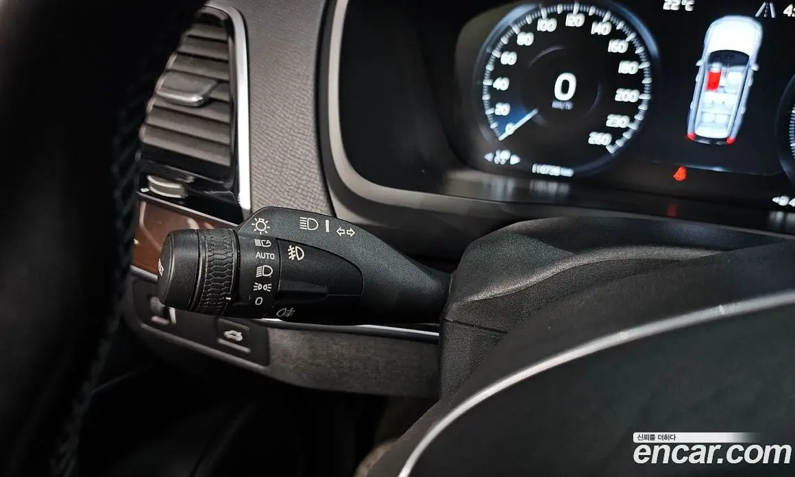 Volvo XC90 2019 2.0 автомат (гидро), фото 29