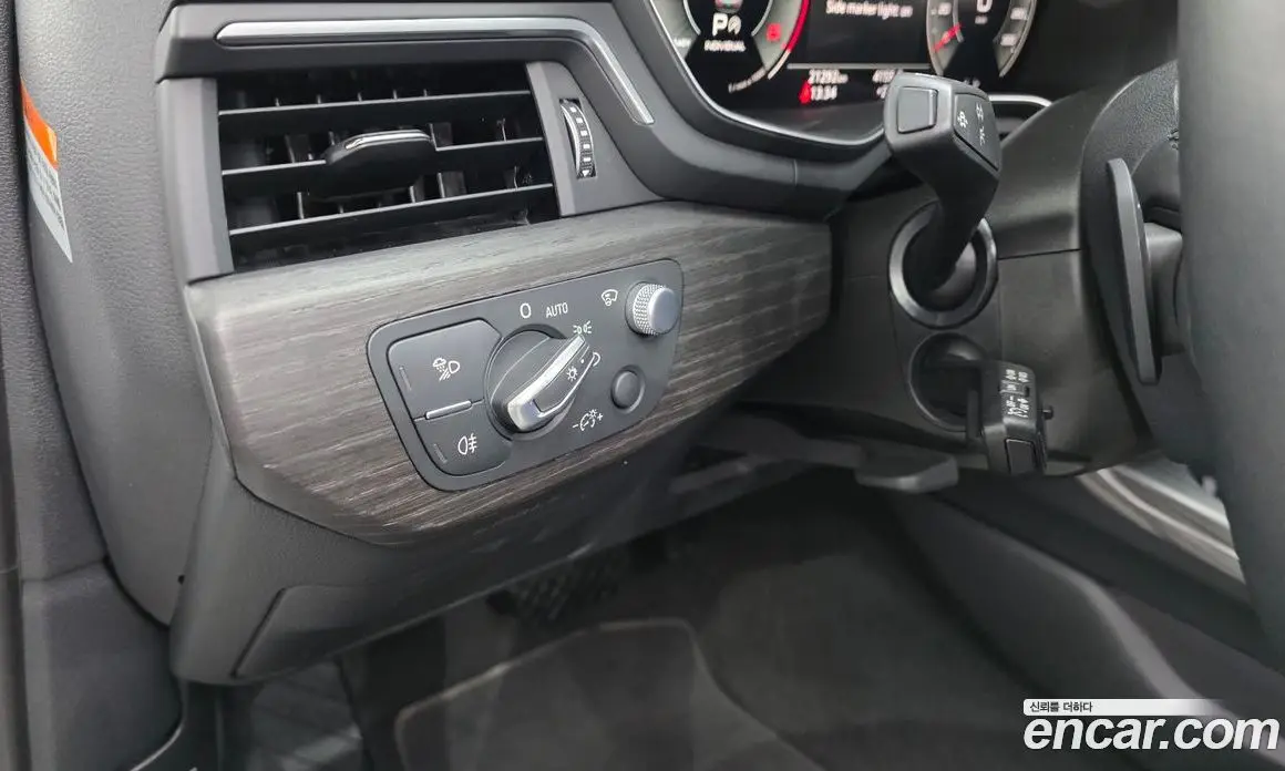 Audi A4 2023 2.0 автомат (гидро), фото 25