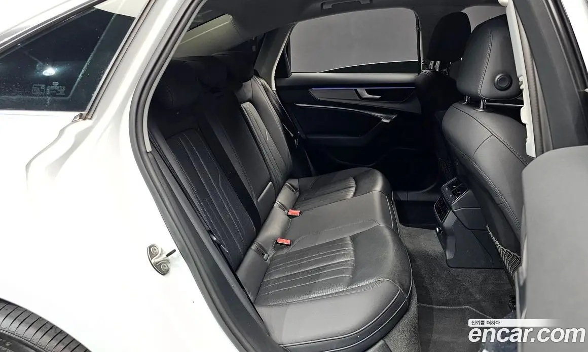 Audi A6 2020 2.0 автомат (гидро), фото 11
