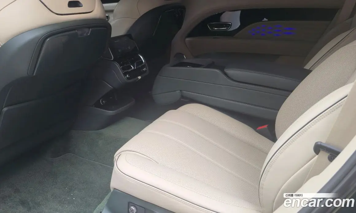 Bentley Bentayga 2025 4.0 автомат (гидро), фото 15