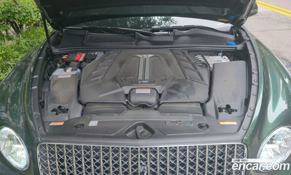 Bentley Bentayga 2025 4.0 автомат (гидро), фото 6