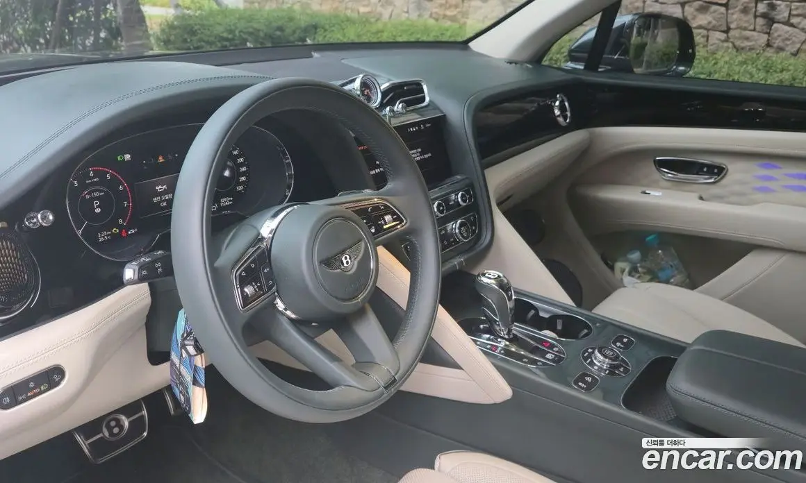 Bentley Bentayga 2025 4.0 автомат (гидро), фото 7