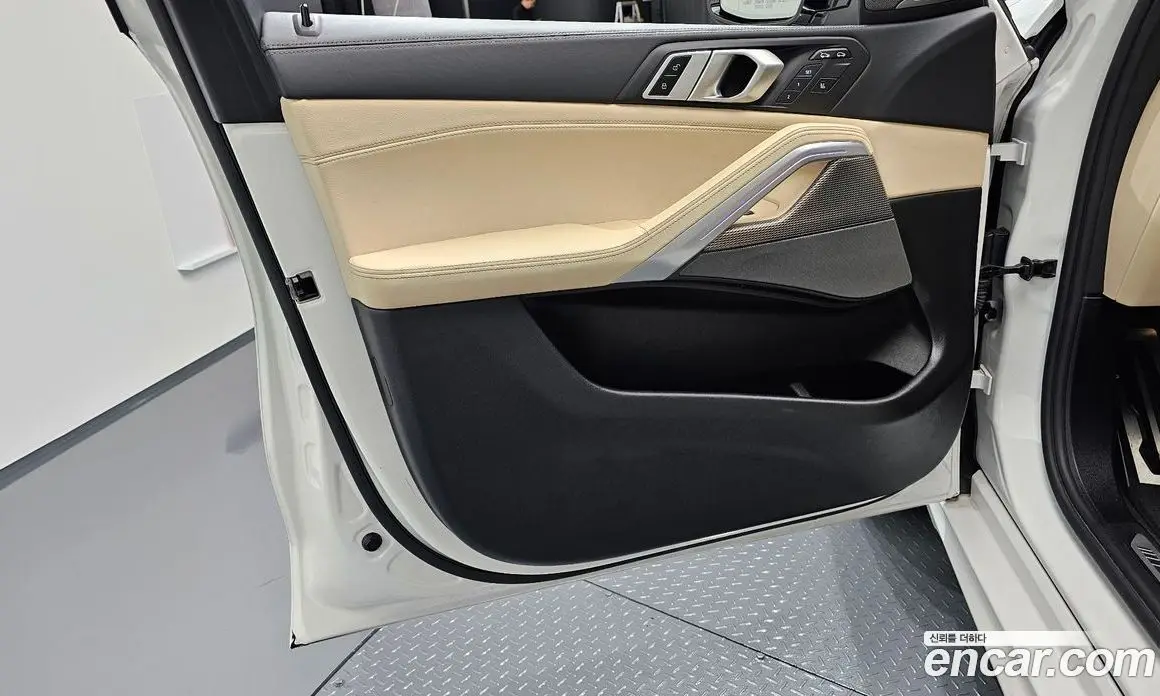 BMW X6 2021 3.0 автомат (гидро), фото 14
