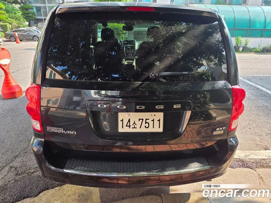 Dodge Grand Caravan 2014 3.6 автомат (гидро), фото 4 Dodge Grand Caravan 2014 3.6 автомат (гидро), фото 4