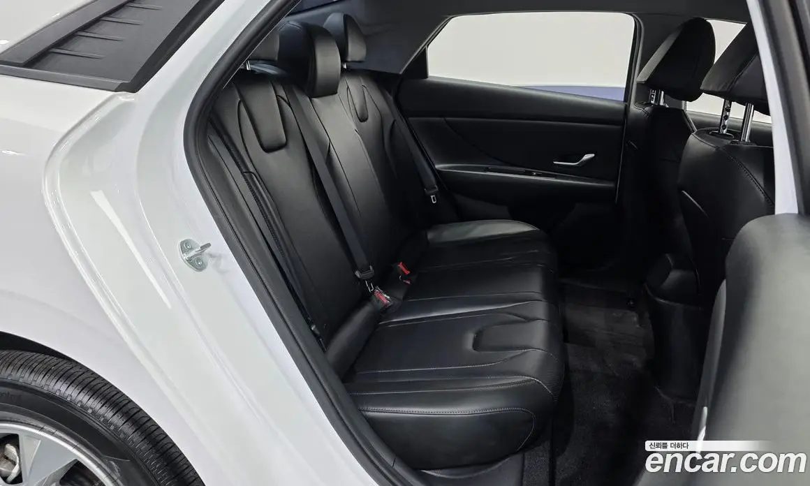 Hyundai Avante 2023 1.6 автомат (гидро), фото 18