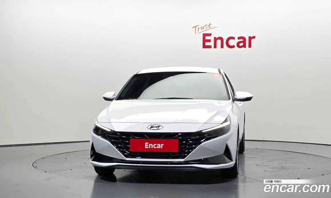Hyundai Avante 2023 1.6 автомат (гидро), фото 3
