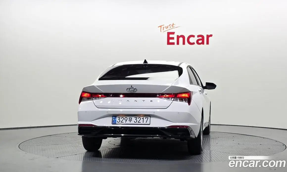 Hyundai Avante 2023 1.6 автомат (гидро), фото 4