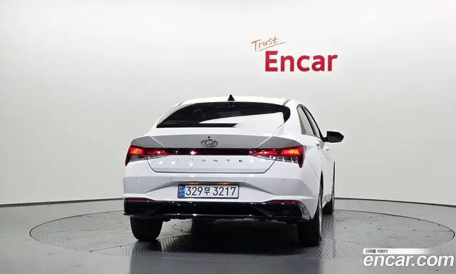 Hyundai Avante 2023 1.6 автомат (гидро), миниатюра 4
