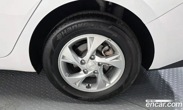 Hyundai Avante 2023 1.6 автомат (гидро), миниатюра 7