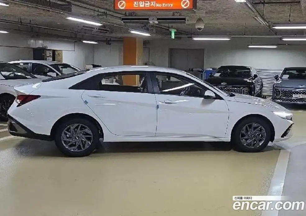 Hyundai Avante 2025 1.6 автомат (гидро), фото 11