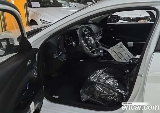 Hyundai Avante 2025 1.6 автомат (гидро), миниатюра 4