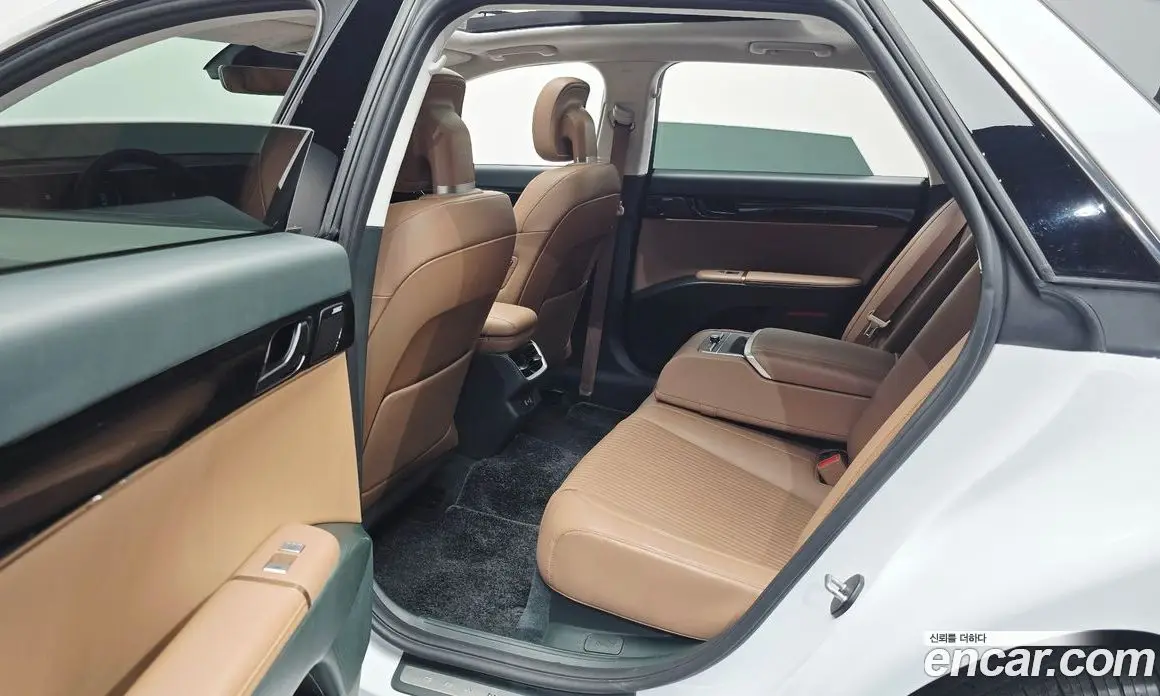 Hyundai Grandeur 2023 2.5 автомат (гидро), фото 17