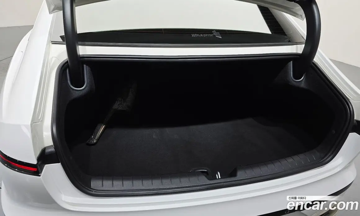Hyundai Grandeur 2023 2.5 автомат (гидро), фото 25