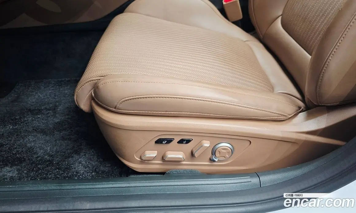 Hyundai Grandeur 2023 2.5 автомат (гидро), фото 32