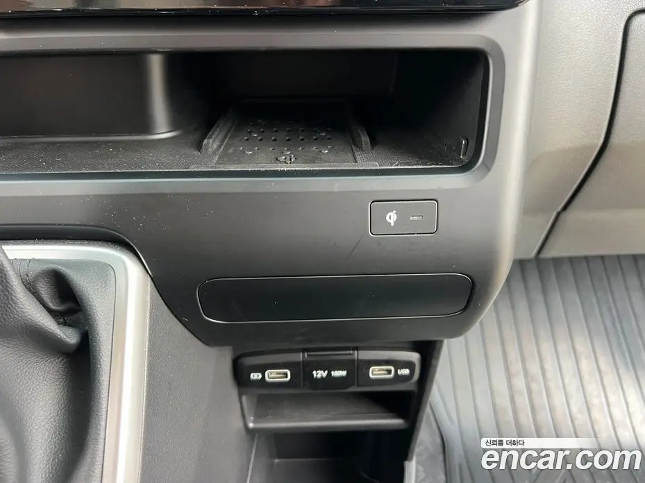 Hyundai Staria 2023 2.2 автомат (гидро), фото 15