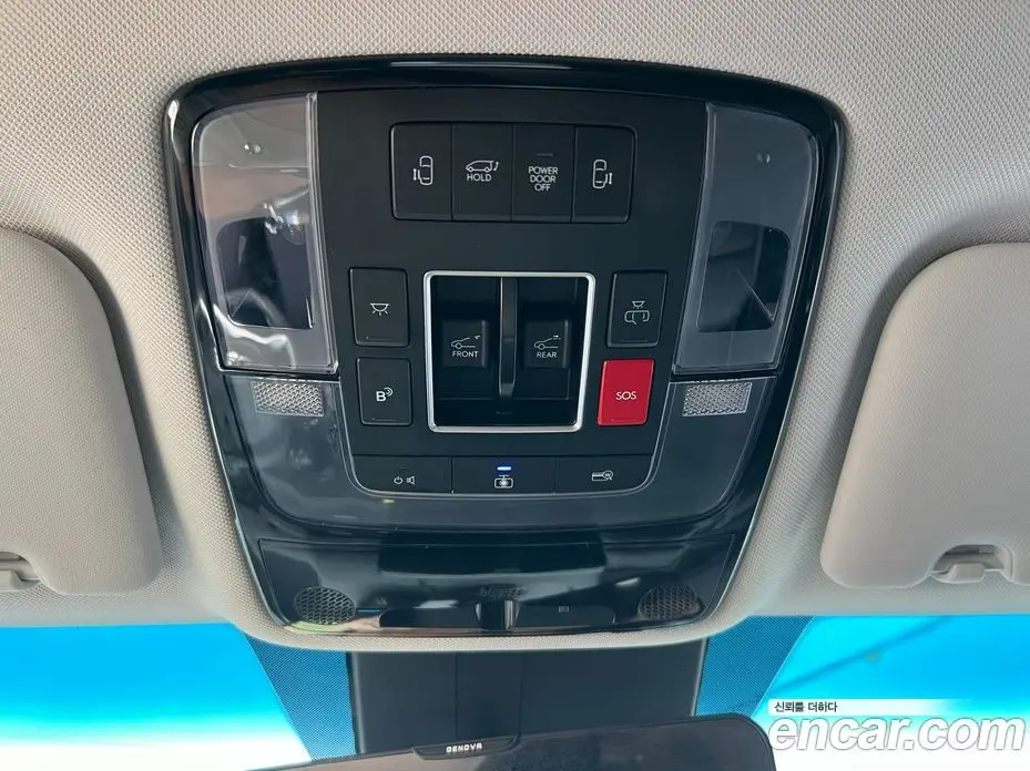 Hyundai Staria 2023 2.2 автомат (гидро), фото 16