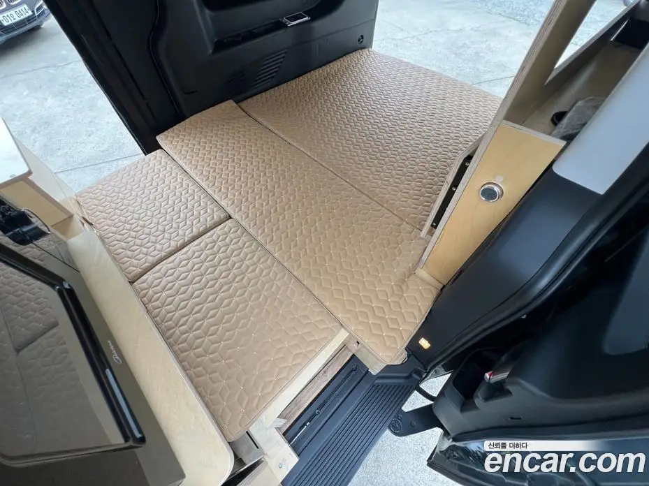 Hyundai Staria 2023 2.2 автомат (гидро), фото 7