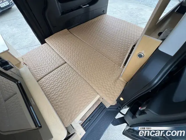 Hyundai Staria 2023 2.2 автомат (гидро), миниатюра 7