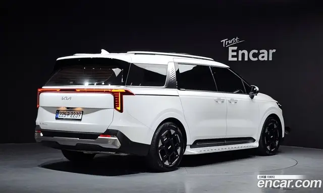 Kia Carnival 2024 2.2 автомат (гидро), миниатюра 2