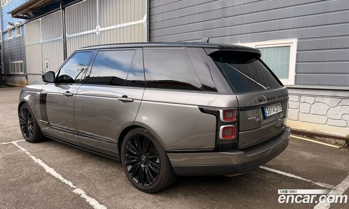 Land Rover Range Rover 2019 4.4 автомат (гидро), фото 4